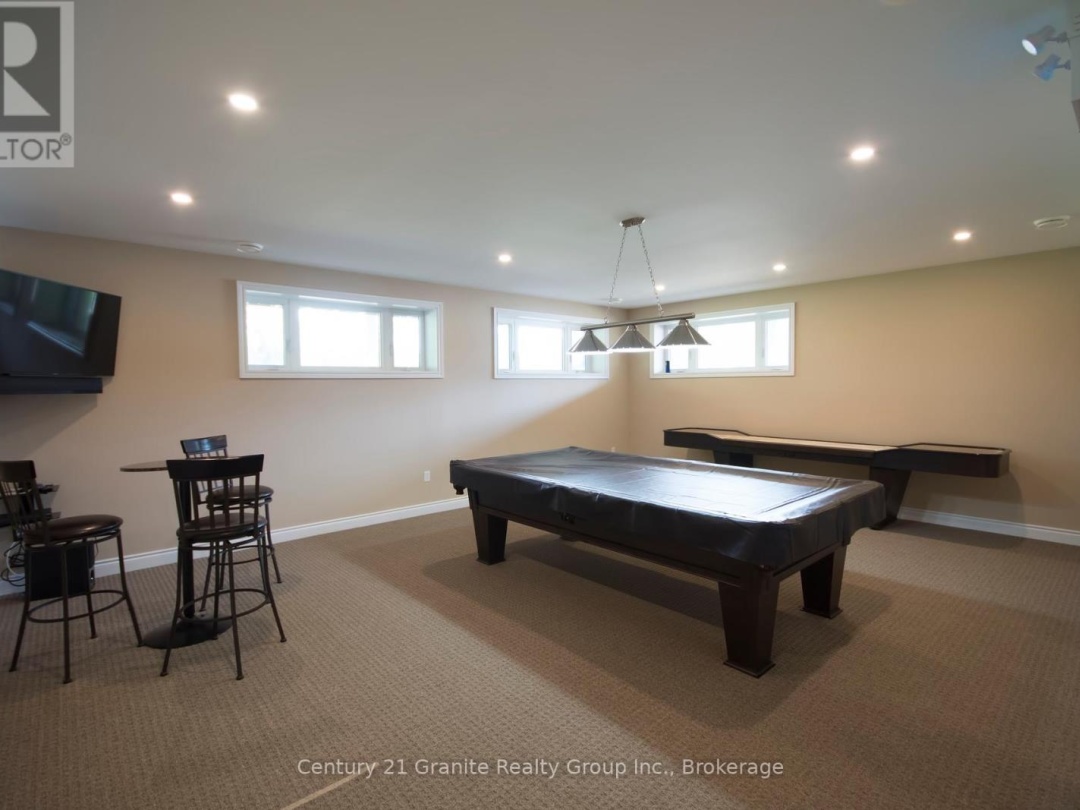 44 WEBB CIRCLE, 