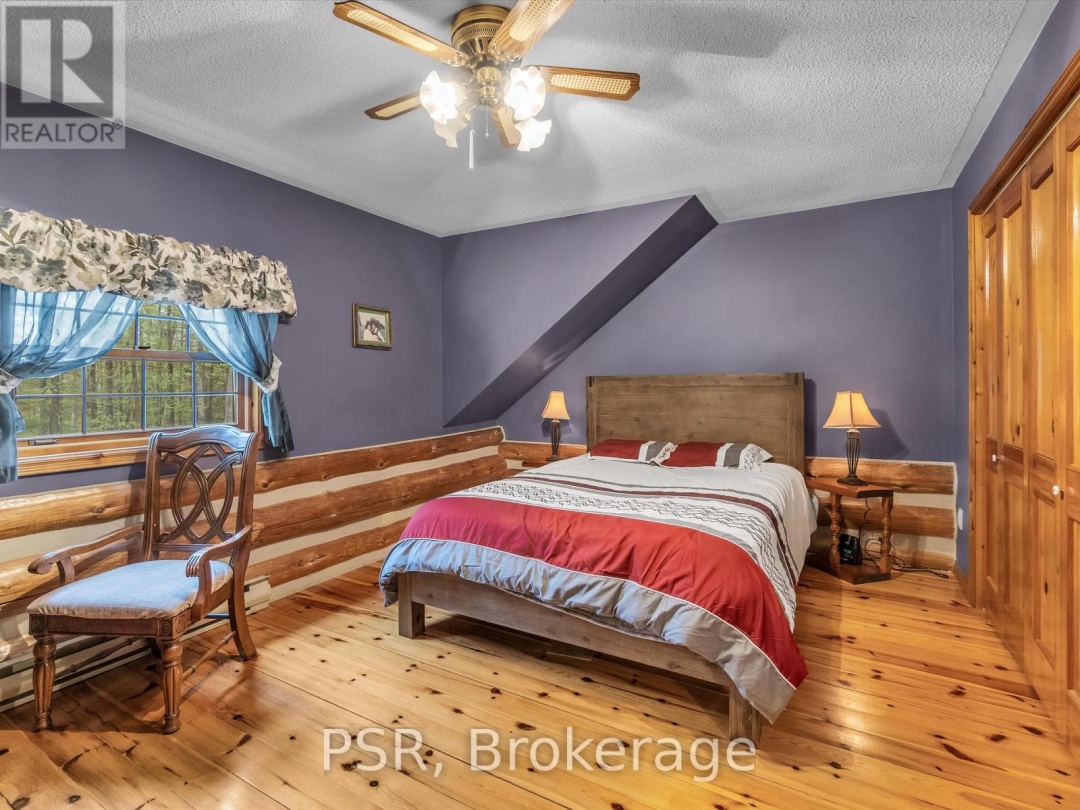 1040 AMELIA CRESCENT, 