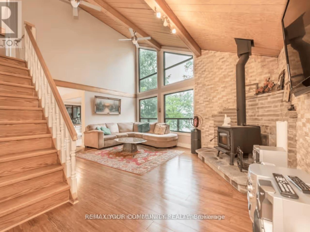 2085 CRYSTAL LAKE ROAD, Crystal Lake