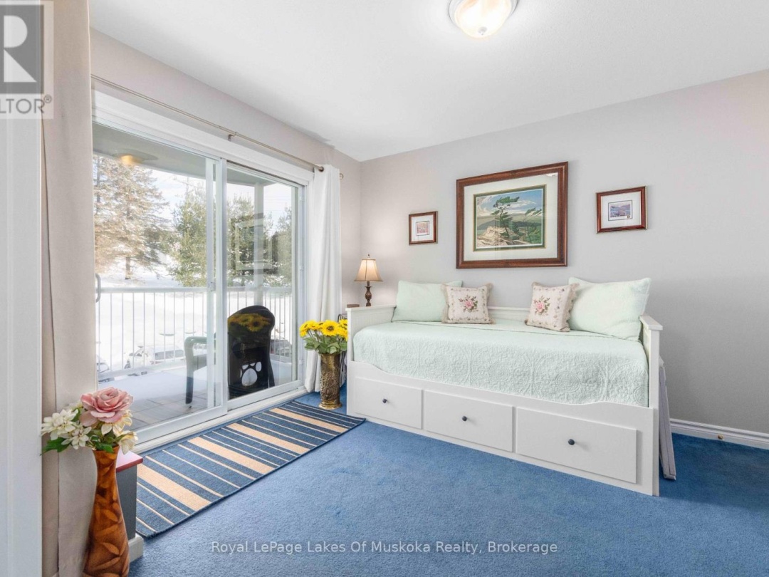 207 - 31 DAIRY LANE, Muskoka River