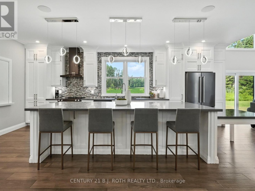 3510 BRENNAN LINE W, 