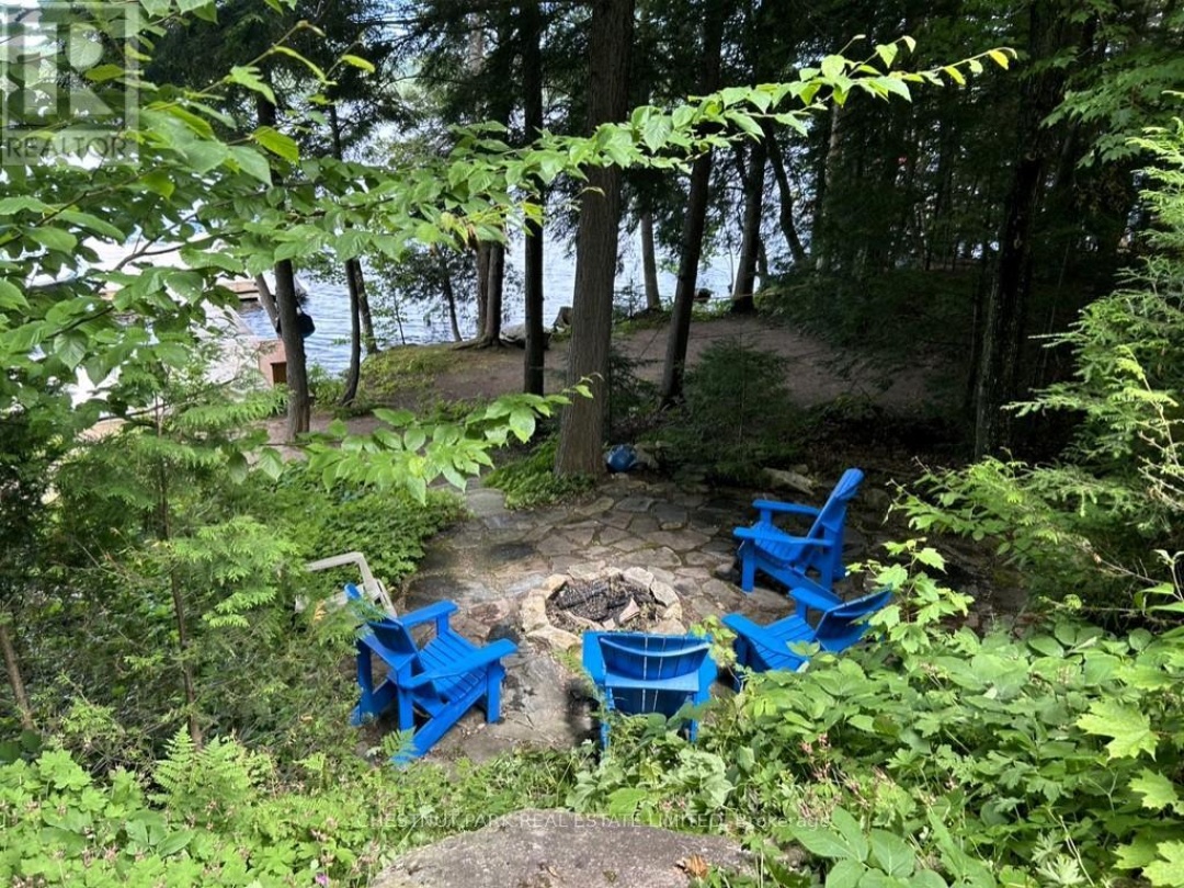 1018 RATTLESNAKE ROAD, Redstone Lake