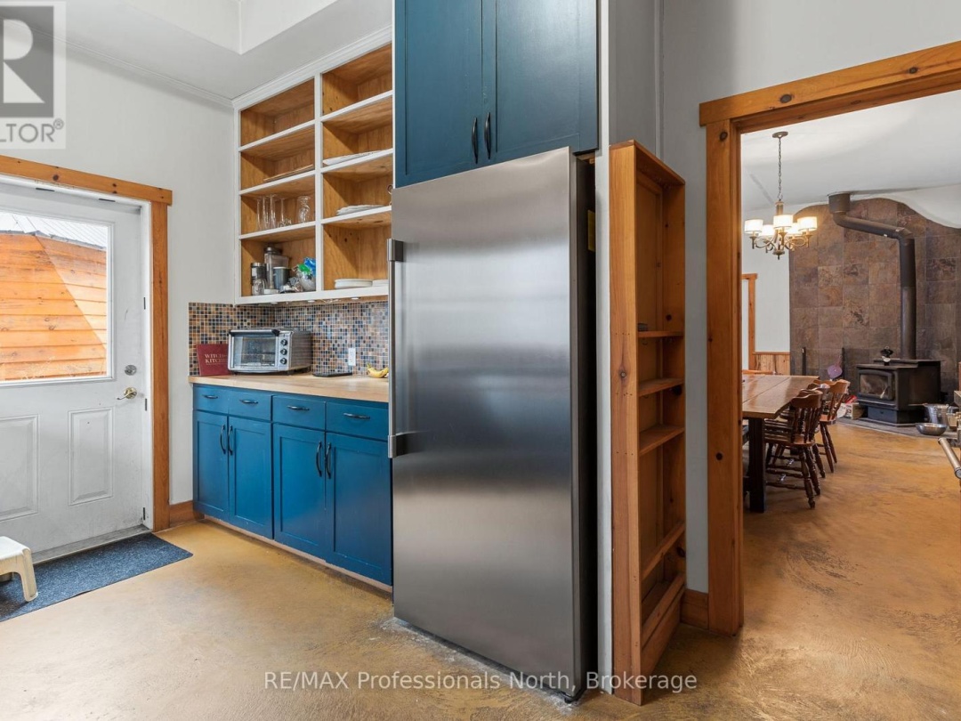 1127 BOBCAYGEON ROAD, Minden Hills (Anson)