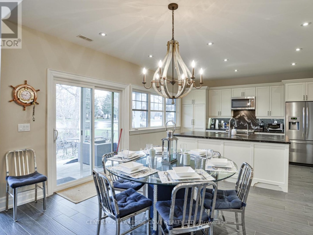 51 Ridge Avenue, Lake Simcoe