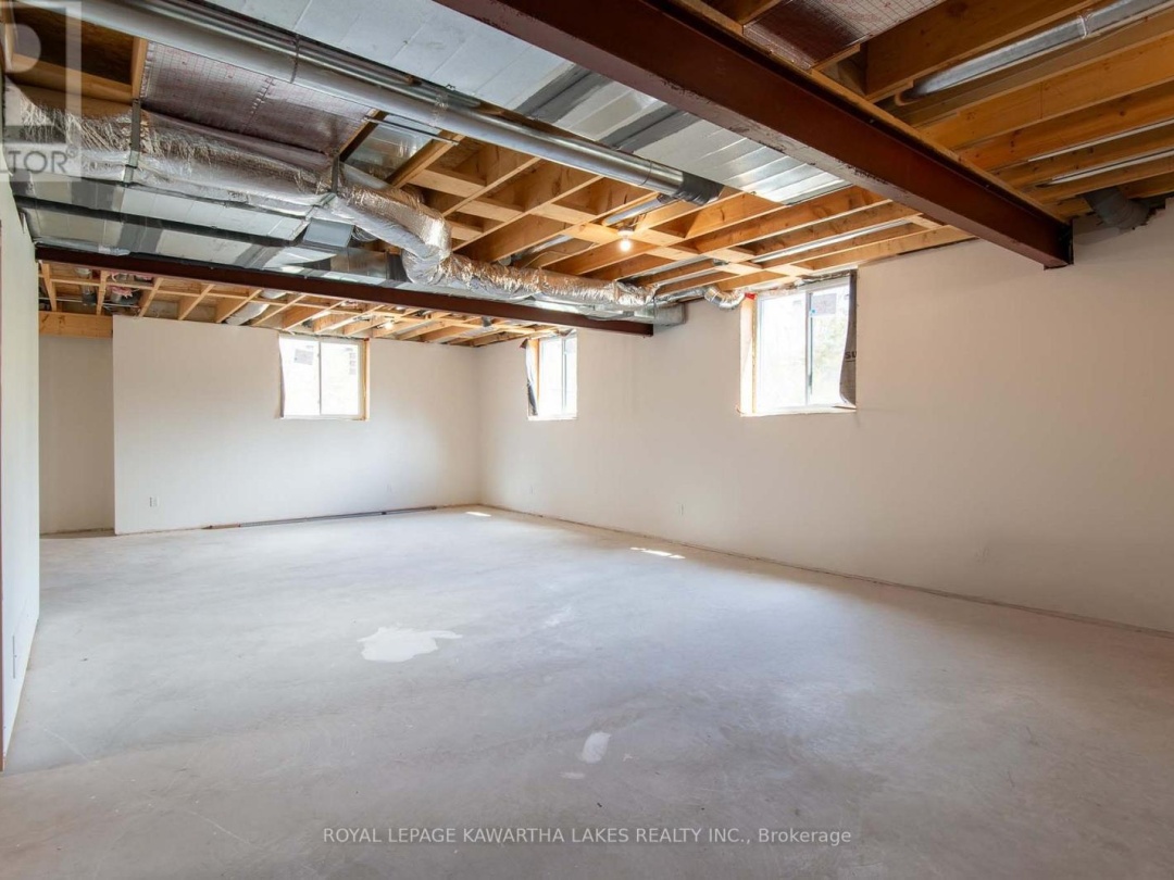 104 MOON LINE ROAD N, 
