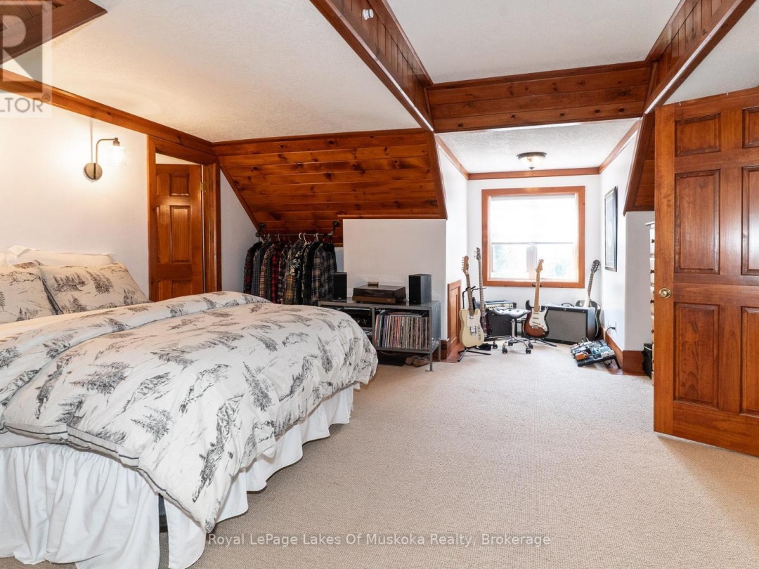 1080 WALKERS GLENN CRESCENT, Lake of Bays (Sinclair)
