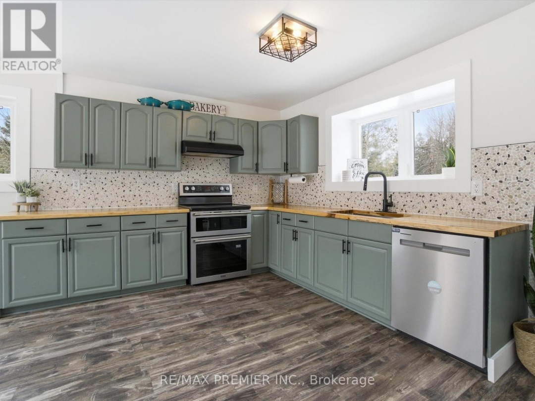 1131 SPRINGDALE PARK ROAD, North Branch Muskoka River