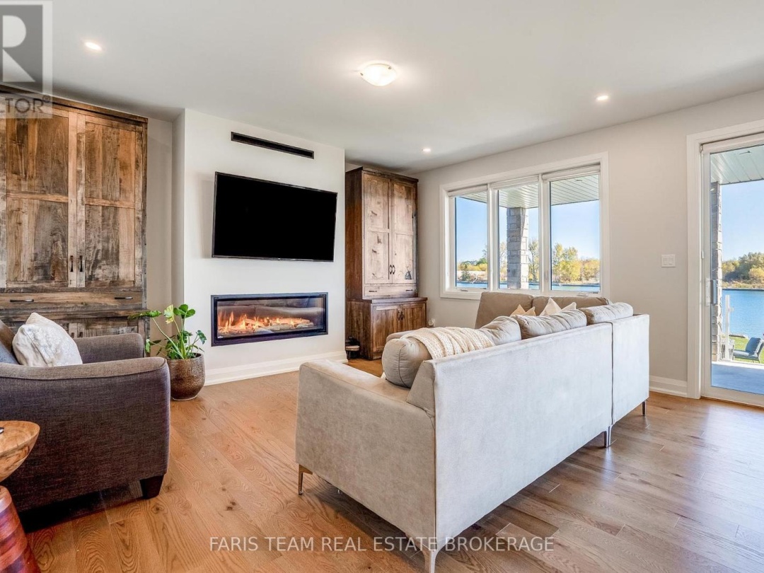 7 DOCK LANE, Georgian Bay