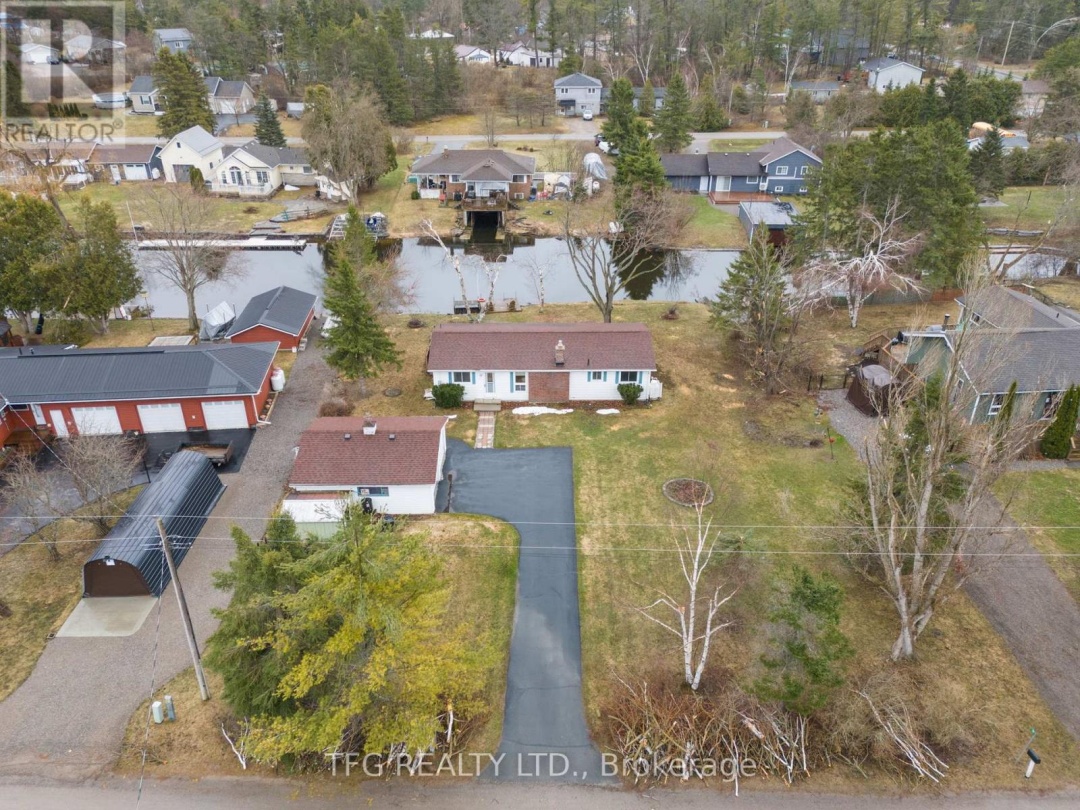 12 NORTH BAYOU ROAD, Sturgeon Lake