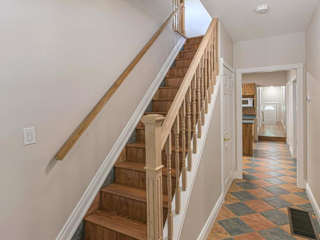 1046 SOUTHWOOD ROAD, 