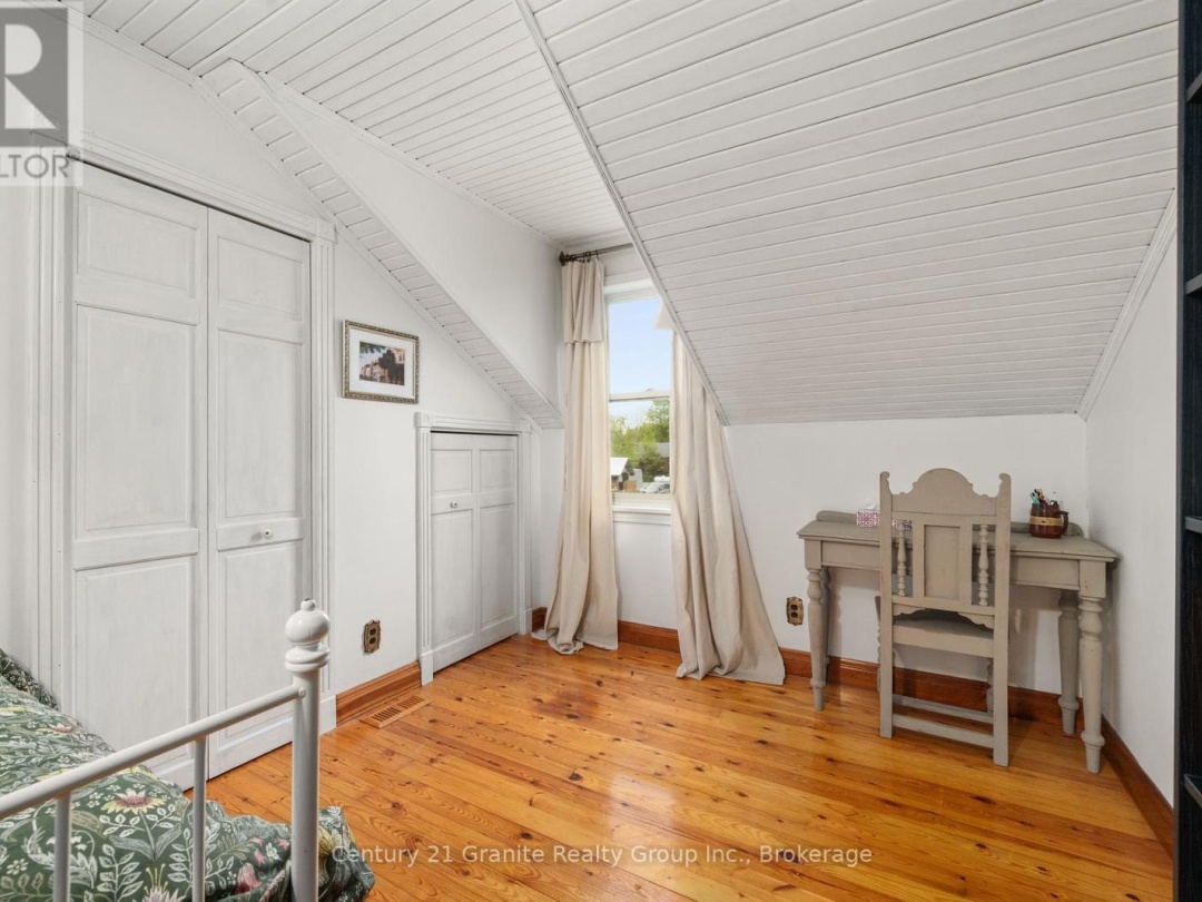 8 BEND STREET, Kawartha Lakes (Kinmount)