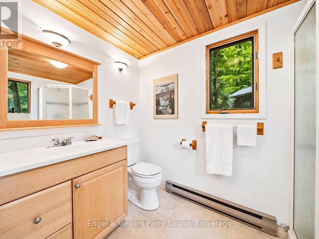53 BIRDWOOD LANE, Harris Lake