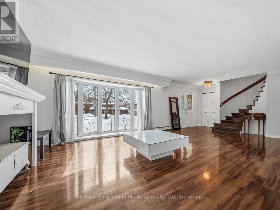 55 A CASCADE STREET E, Parry Sound