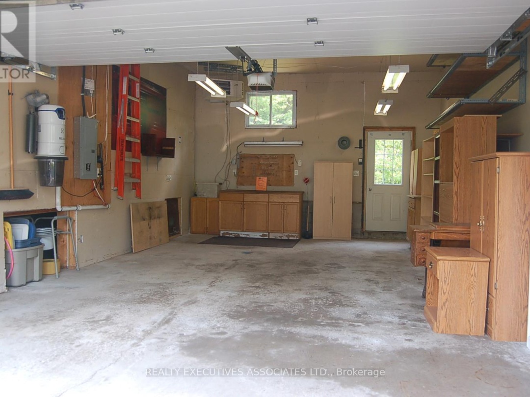 211 ALPINE LAKE ROAD, Pigeon Lake