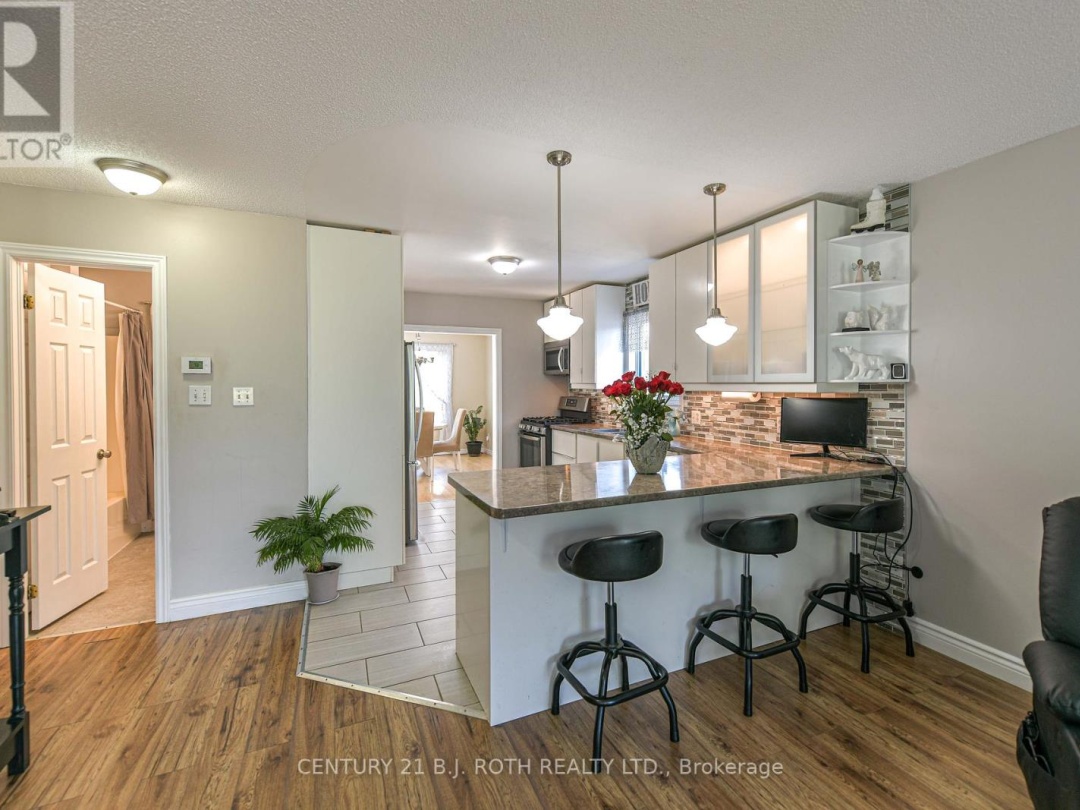 7576 CRONK SIDE ROAD, 