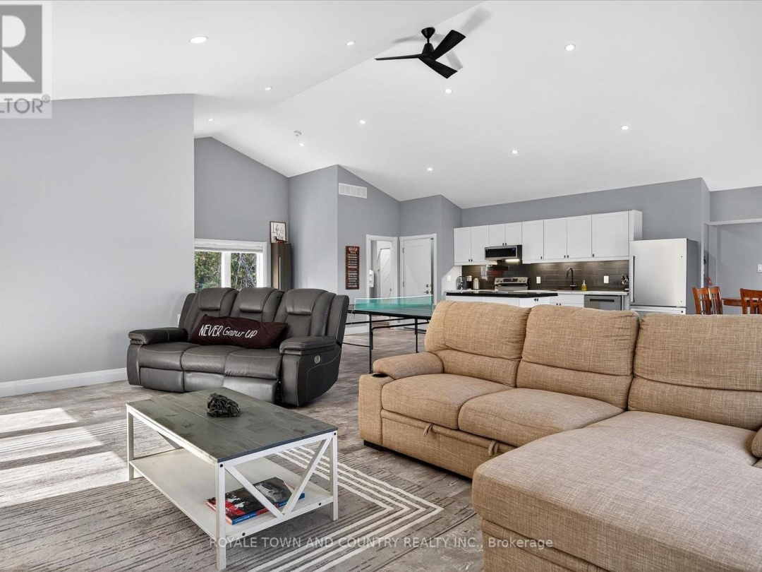 9 LYTLE LANE, 