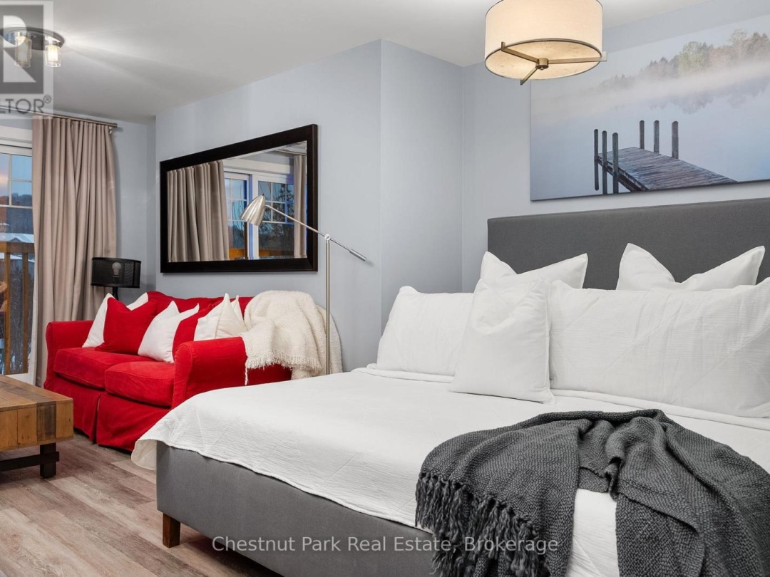 206 - 25 PEN LAKE POINT ROAD, Peninsula Lake