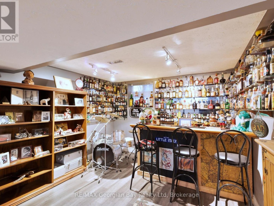 33 ANDERSON CRESCENT, 