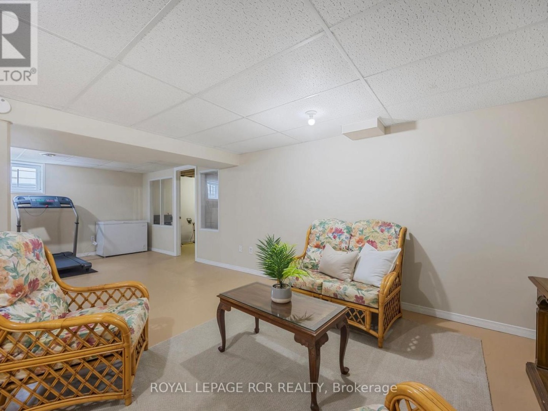 150 HEDGEWOOD LANE, 