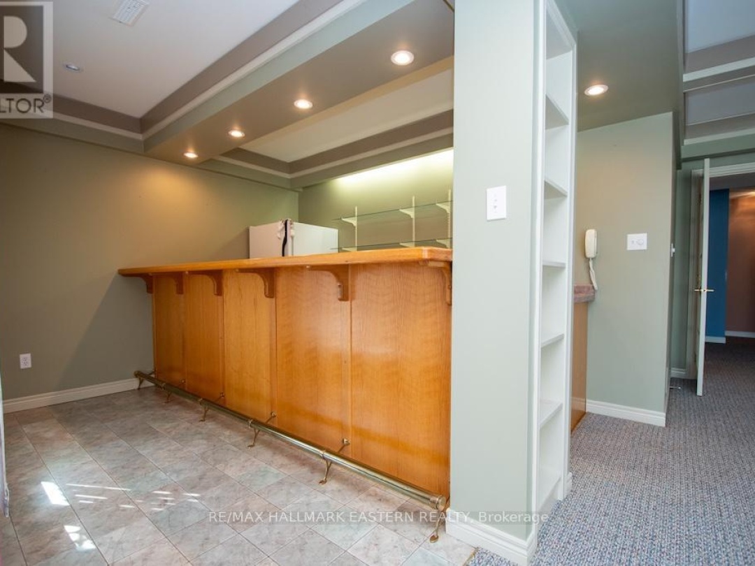 2 HUNTINGWOOD CRESCENT, 