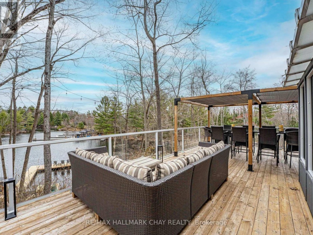 3285 ROCKCLIFFE COURT, Gloucester Pool