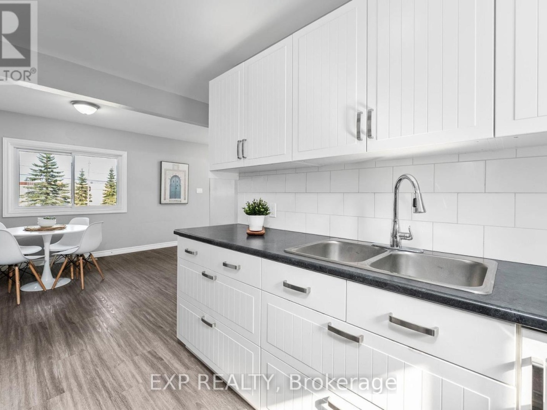 143 WESTMOUNT DRIVE N, 