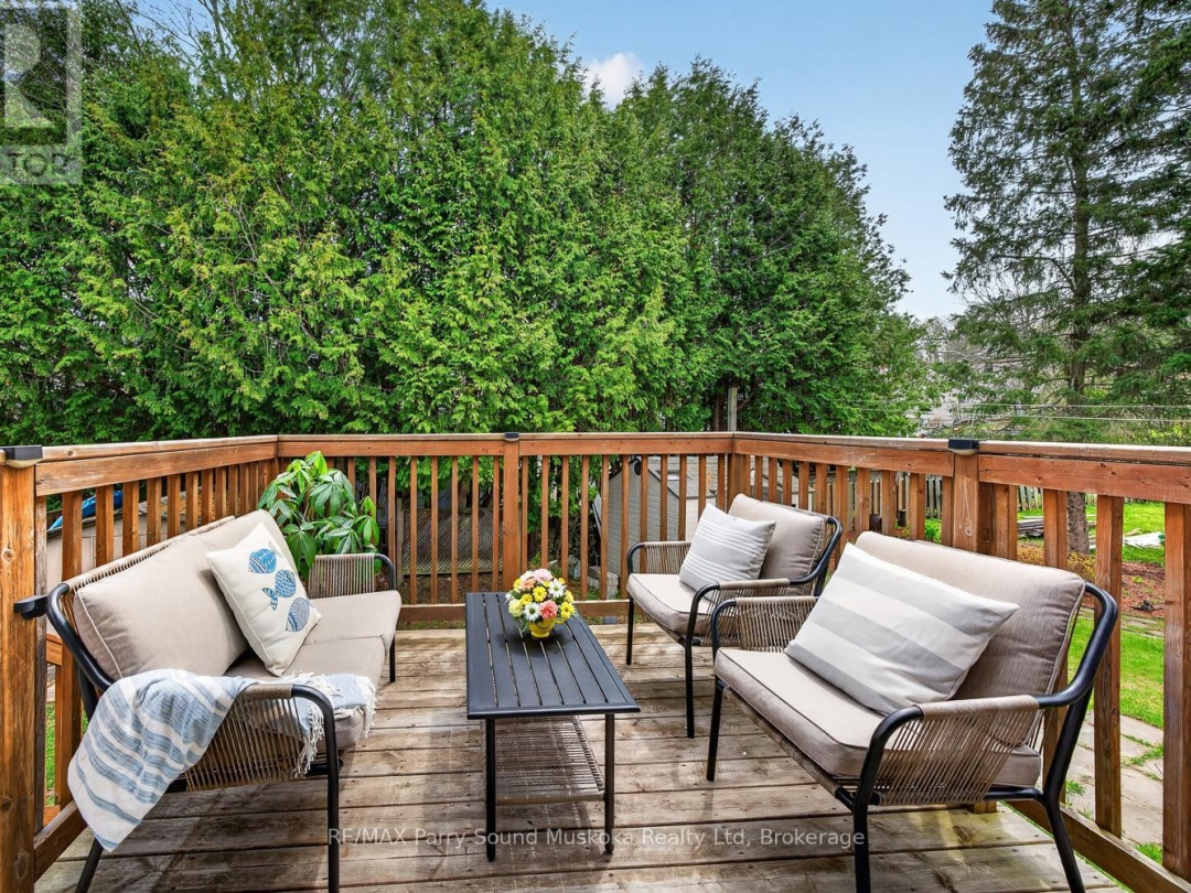 23 HIGHLAND CRESCENT, Parry Sound