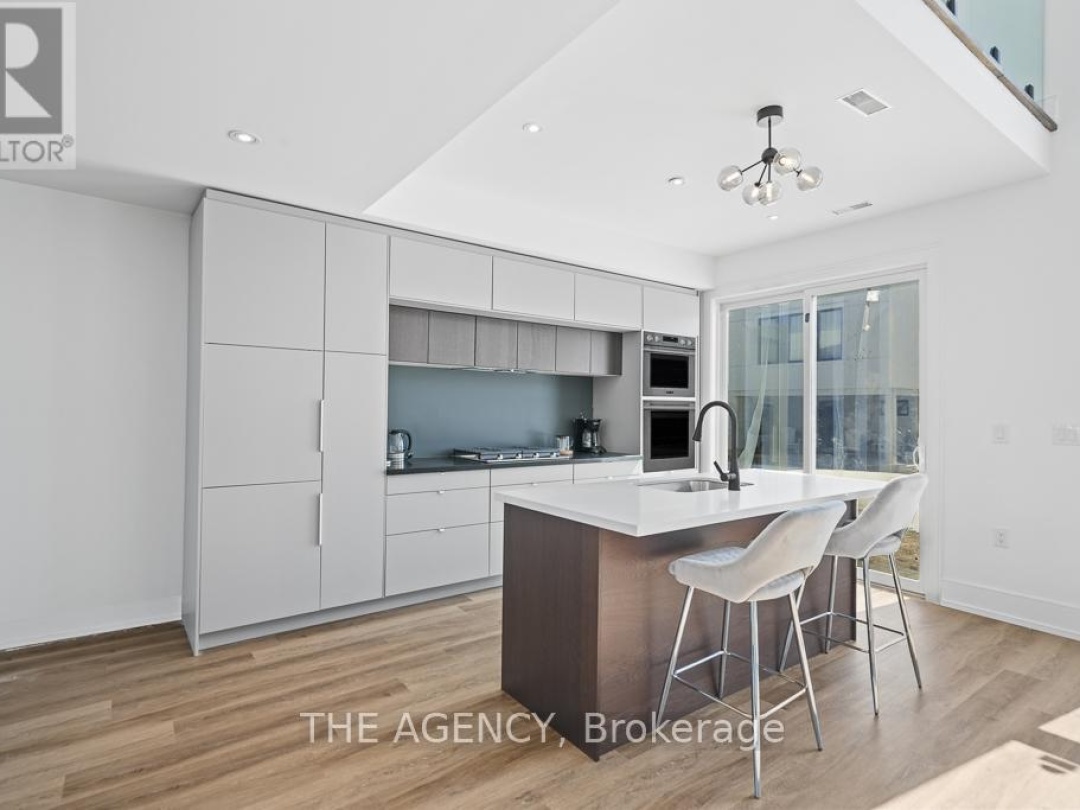 3714 QUAYSIDE DRIVE, Severn (West Shore)