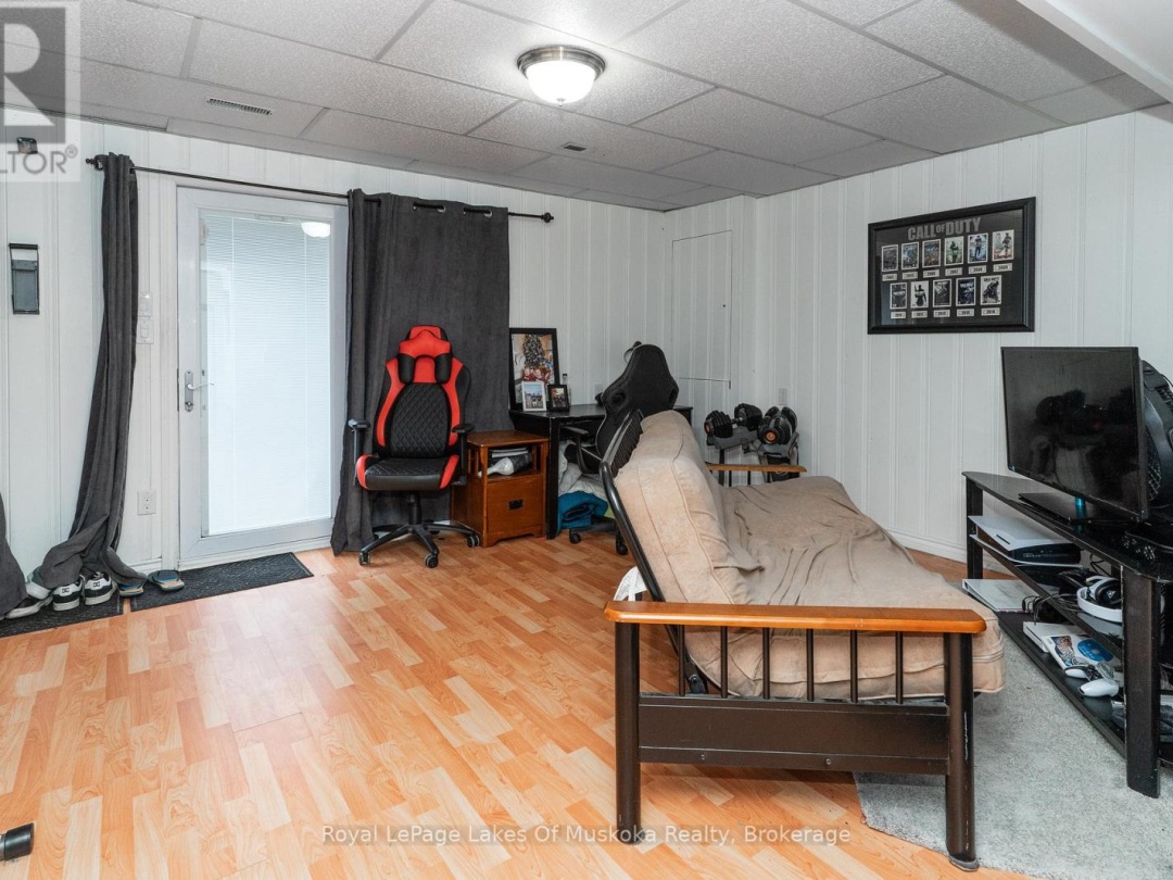 183 SANTAS VILLAGE ROAD, Muskoka River