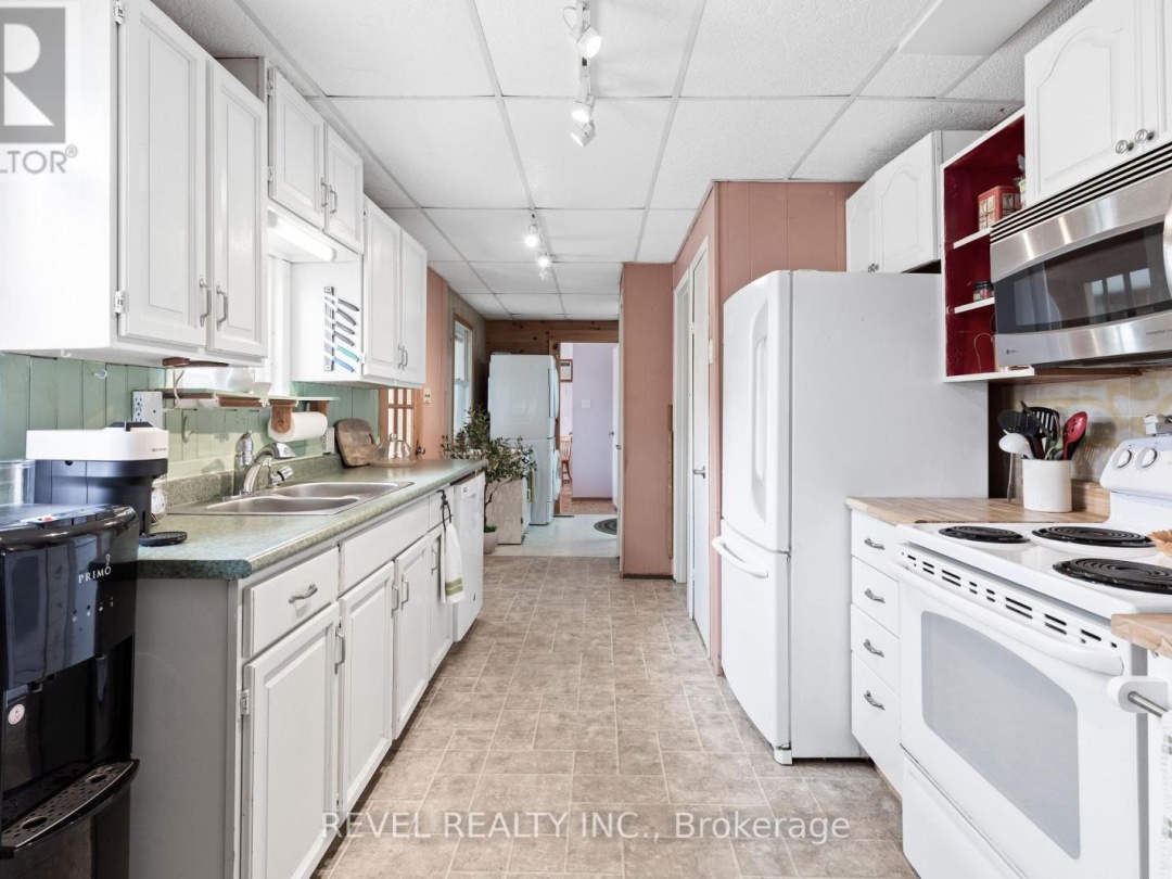 483 LONG BEACH ROAD, Sturgeon Lake