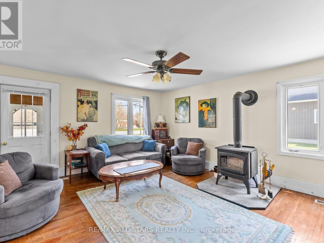 39 FRANCIS STREET W, Kawartha Lakes (Fenelon Falls)