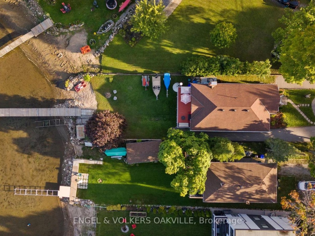 216 ROBINS POINT ROAD, Georgian Bay