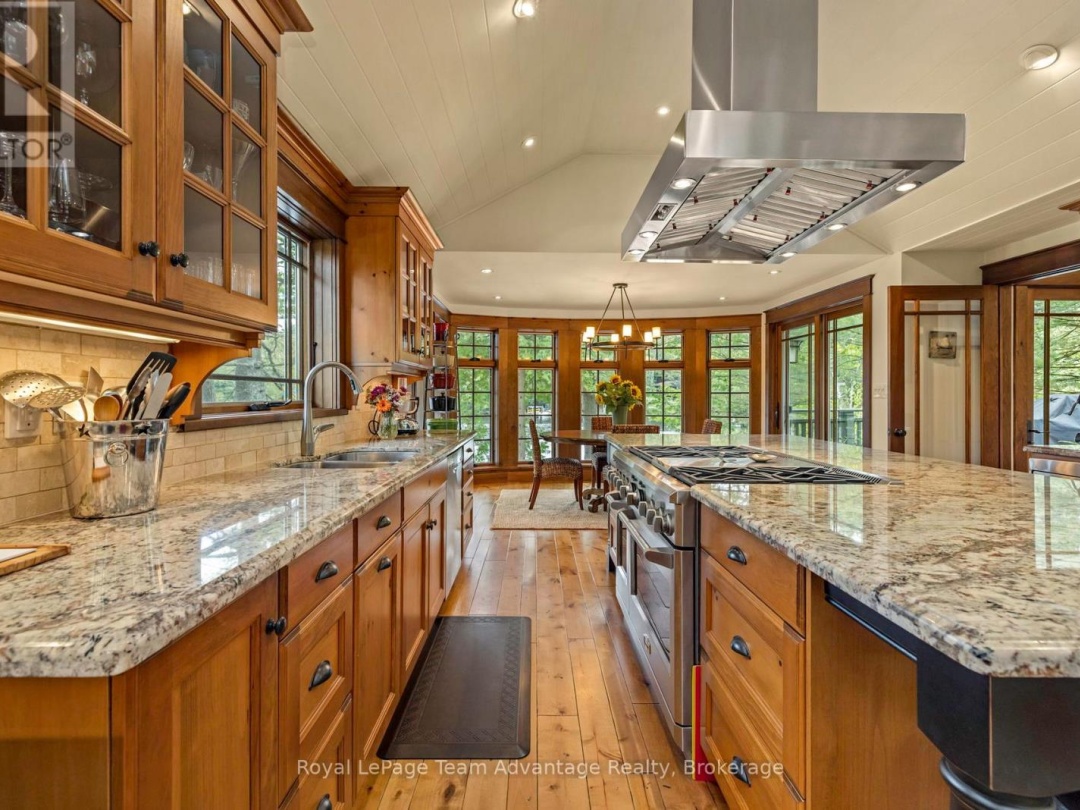 5 FALLINGVIEW TRAIL, 
