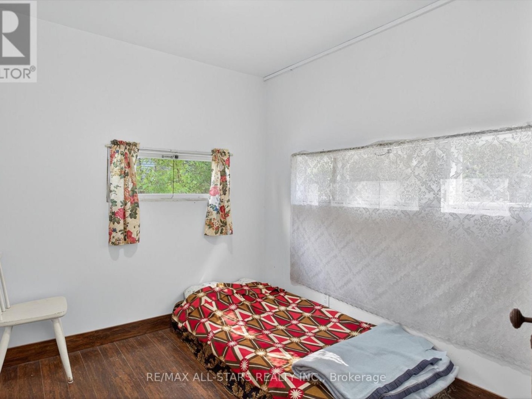 60 ELDER STREET, Sturgeon Lake