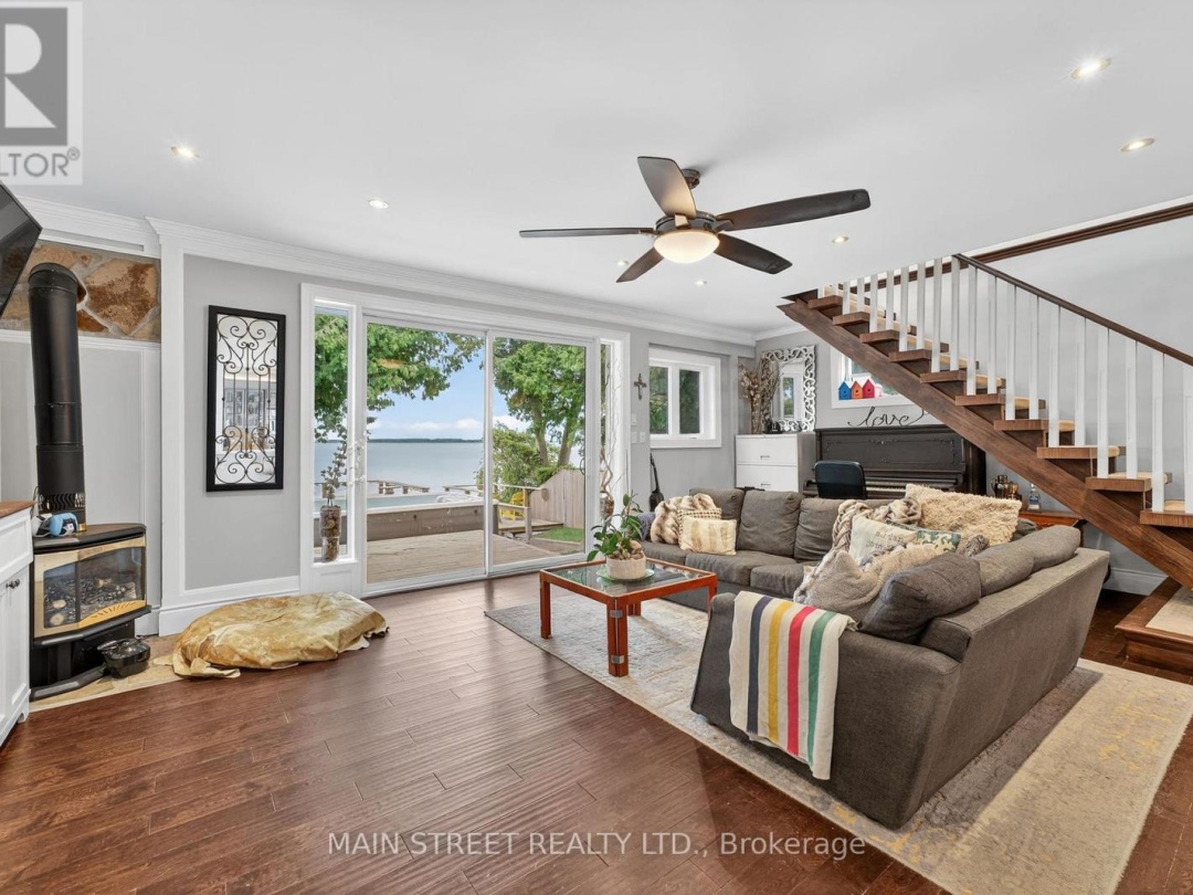 142 CEDAR BEACH ROAD, Lake Simcoe