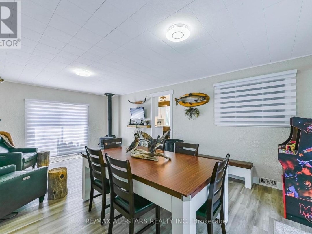 53 MEACHIN DRIVE, Sturgeon Lake
