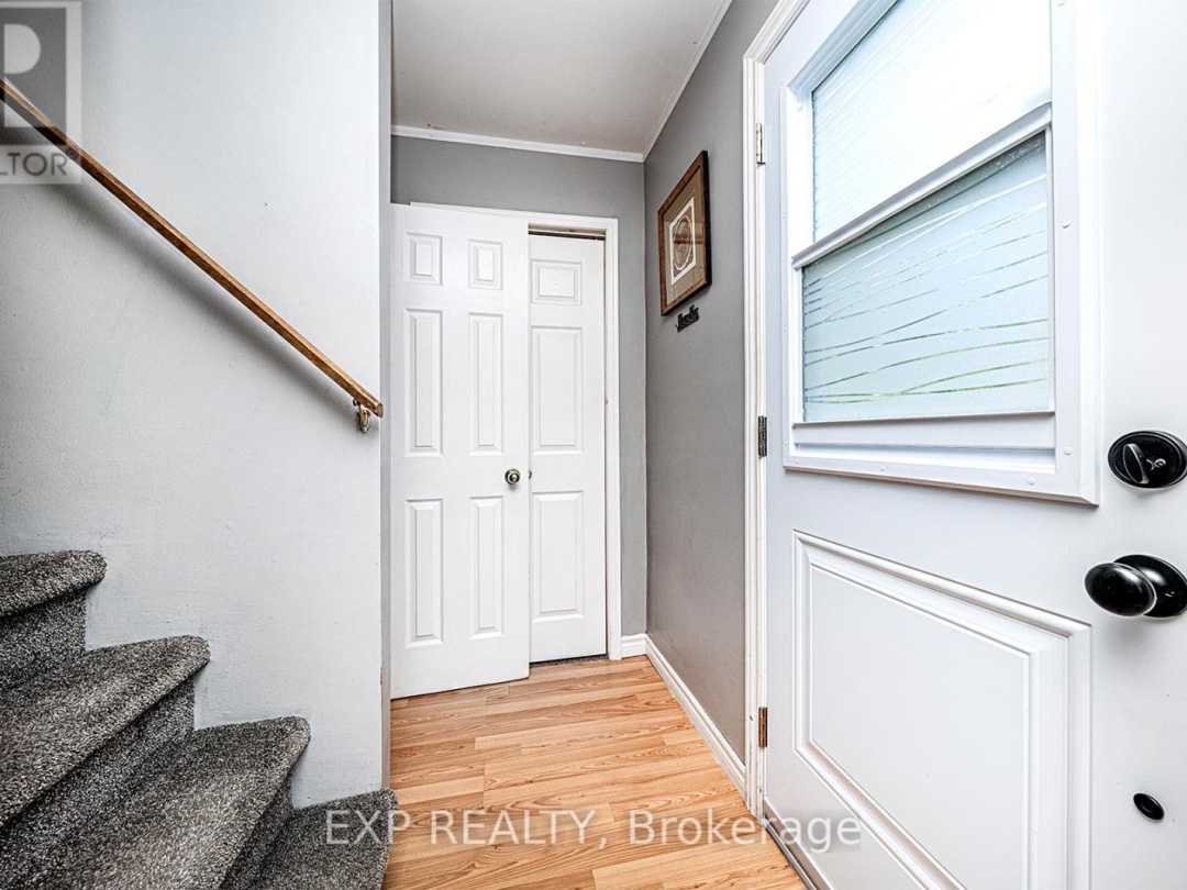 8 PINEWOOD BOULEVARD, 