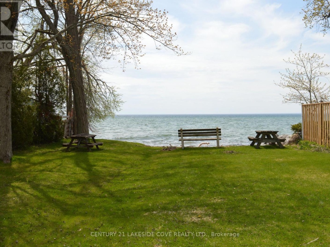 2689 Lakeshore Drive, Ramara (Brechin)