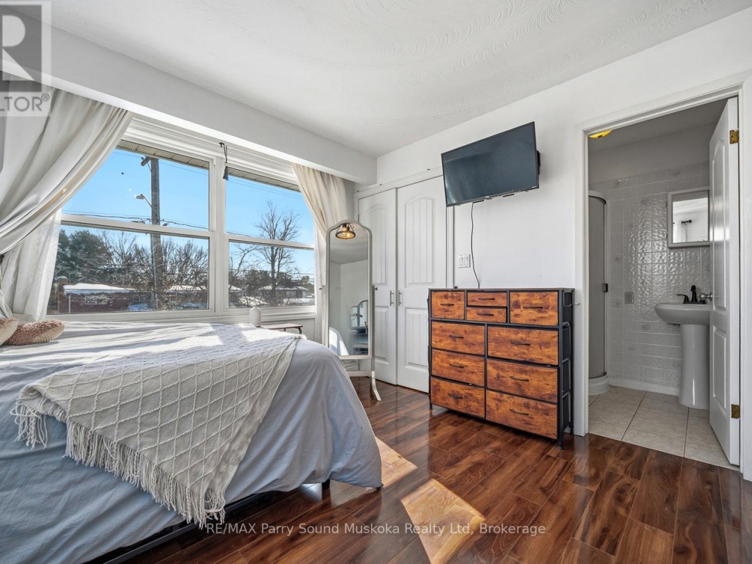 55 A CASCADE STREET E, Parry Sound