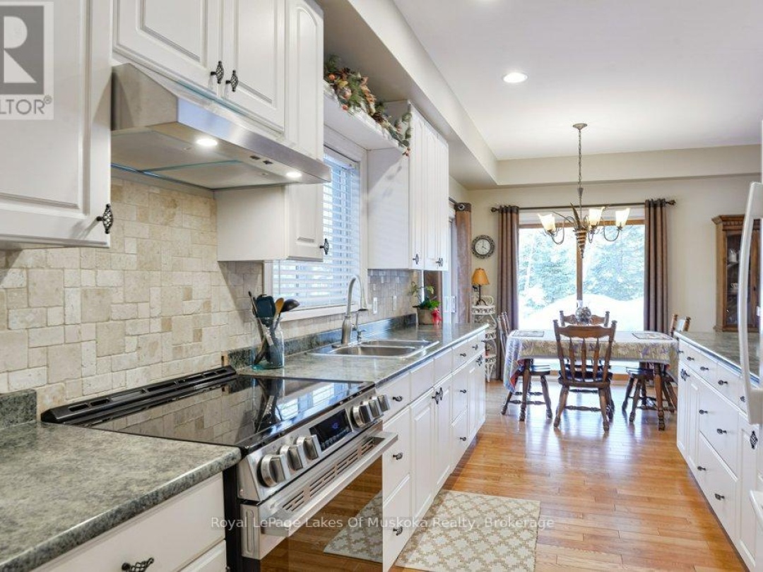 2411 HWY. 118 E. HIGHWAY, Bracebridge (Draper)