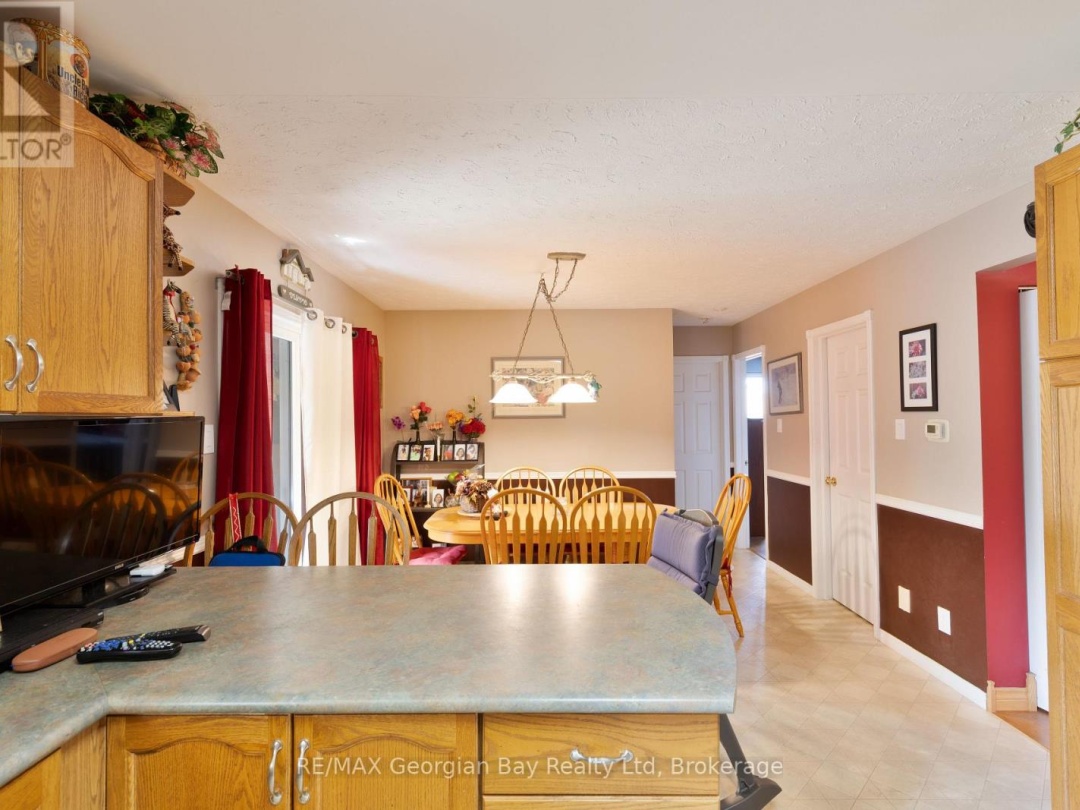 33 ANDERSON CRESCENT, 