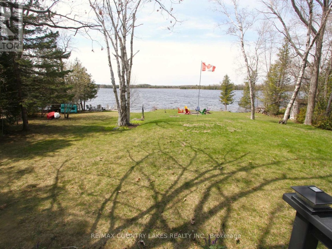 31 HILLCREST AVENUE, Mitchell Lake