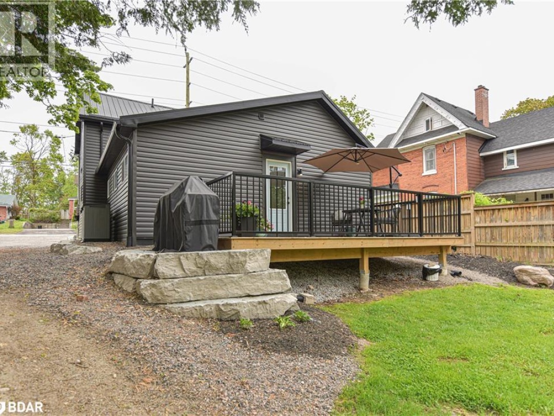 274 MISSISSAGA Street W, 