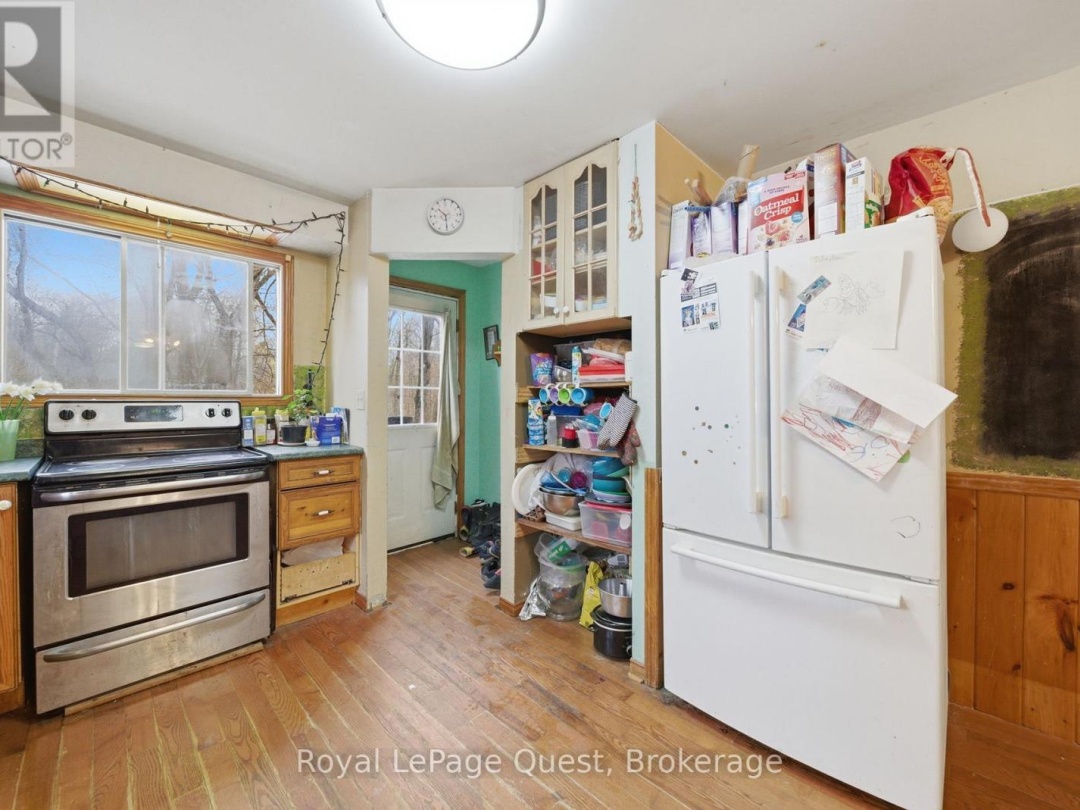 7476 ASH CRESCENT, Black River