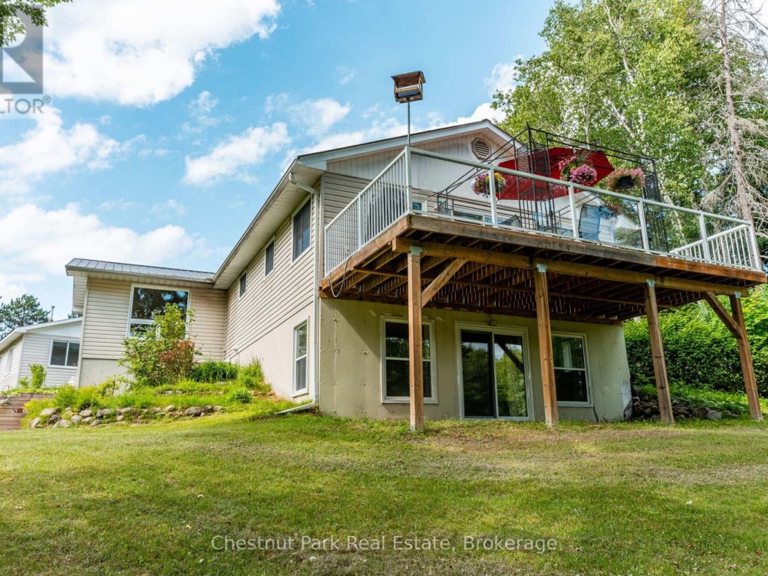 1054 GREEN LAKE ROAD, Gull River