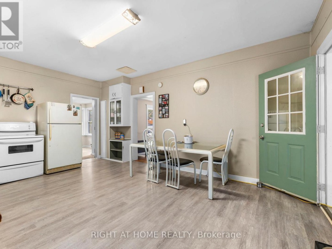 105 GIBSON STREET, Parry Sound