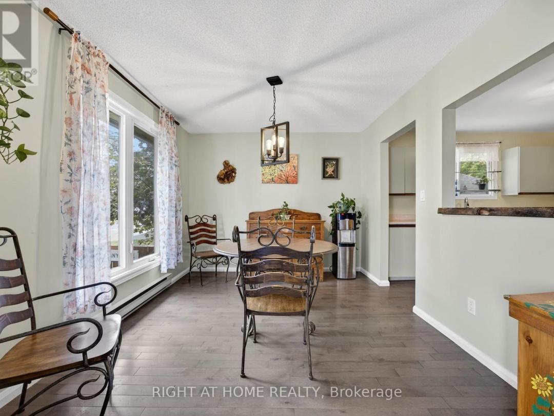 112 BORLAND STREET E, 