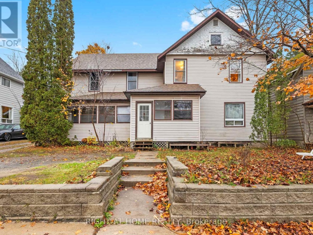 105 GIBSON STREET, Parry Sound