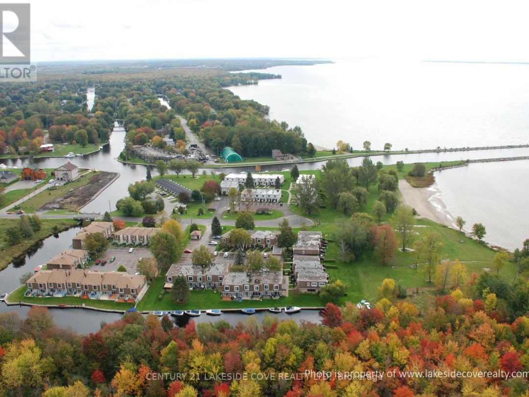 UNIT 29 - 1 PARADISE BOULEVARD, Lake Simcoe
