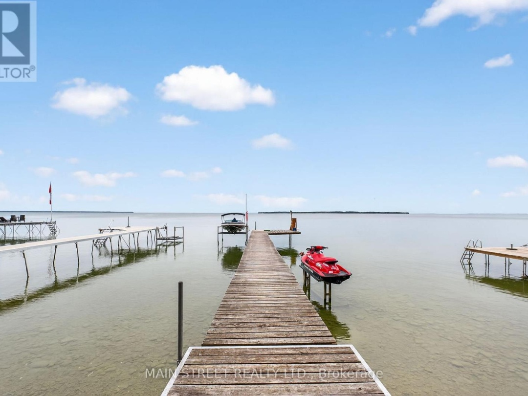 142 CEDAR BEACH ROAD, Lake Simcoe